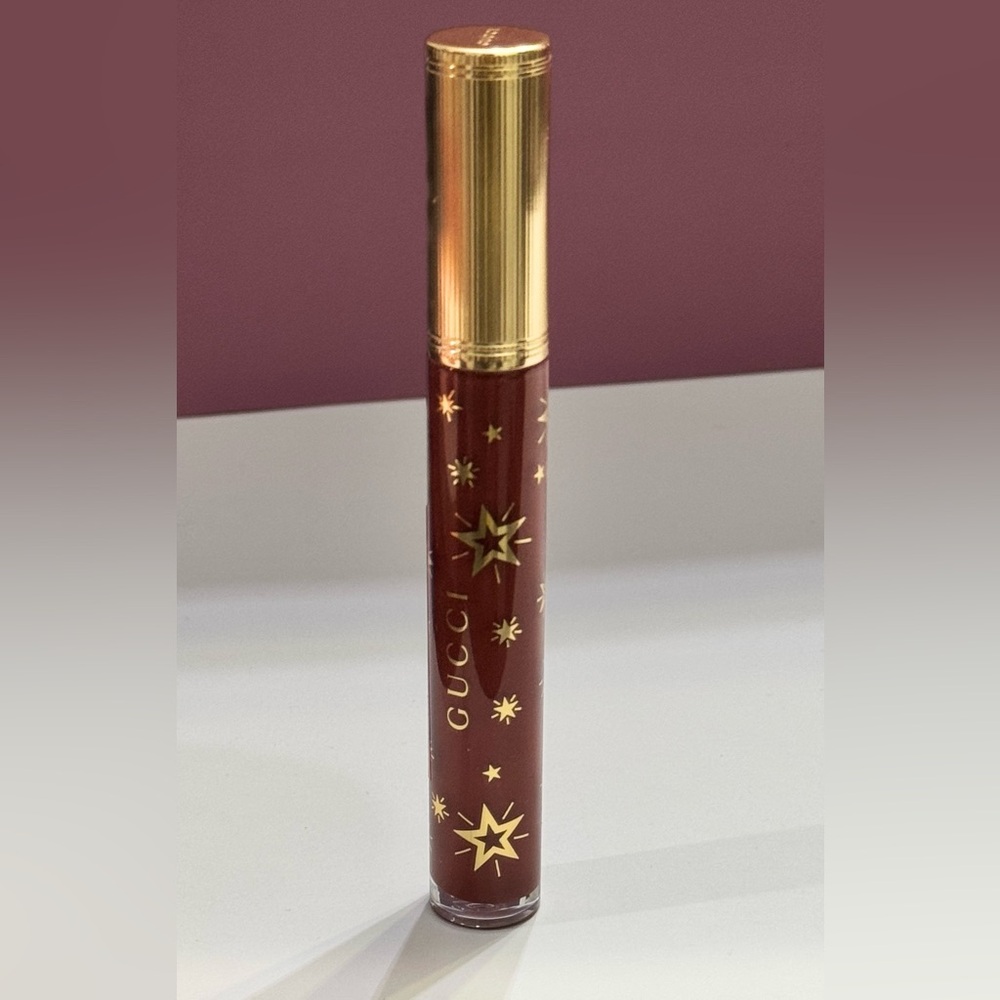 Gucci Hydrating Lip Gloss in Shade Suzanne Brown ( BRAND NEW NO BOX)